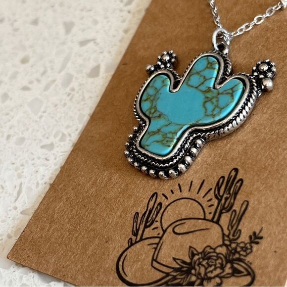 Western Turquoise Stone Decor cactus Pendant Necklace - Picture 3 of 9
